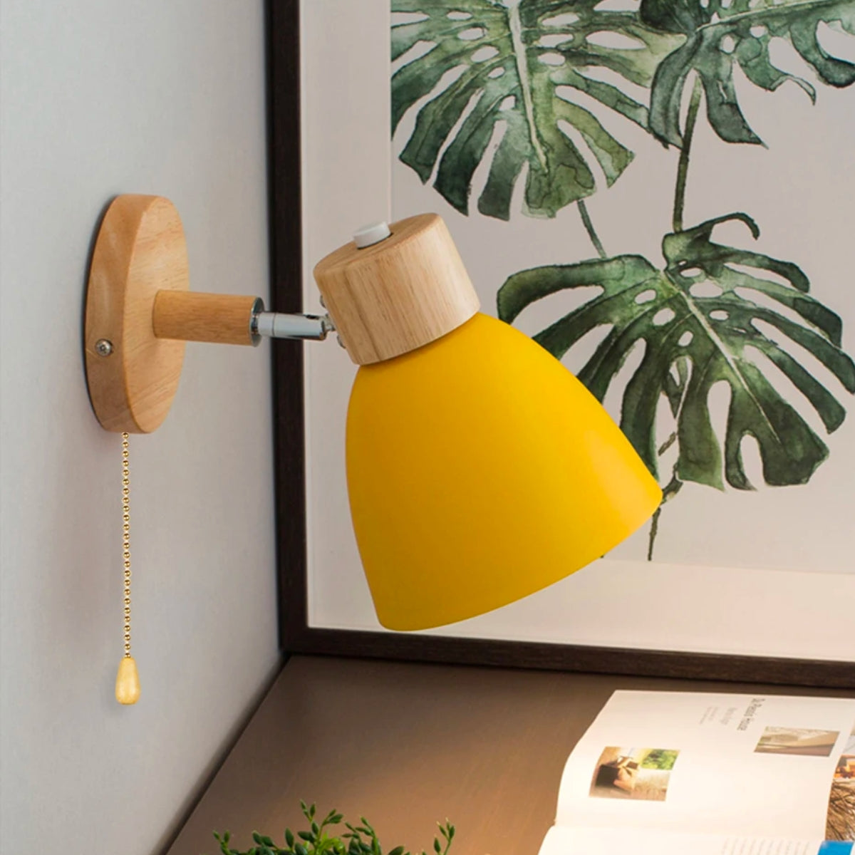 ChromaWood Træfarvet Væglampe - Skandinavisk Design, Justerbar Farver og Minimalistisk Belysning