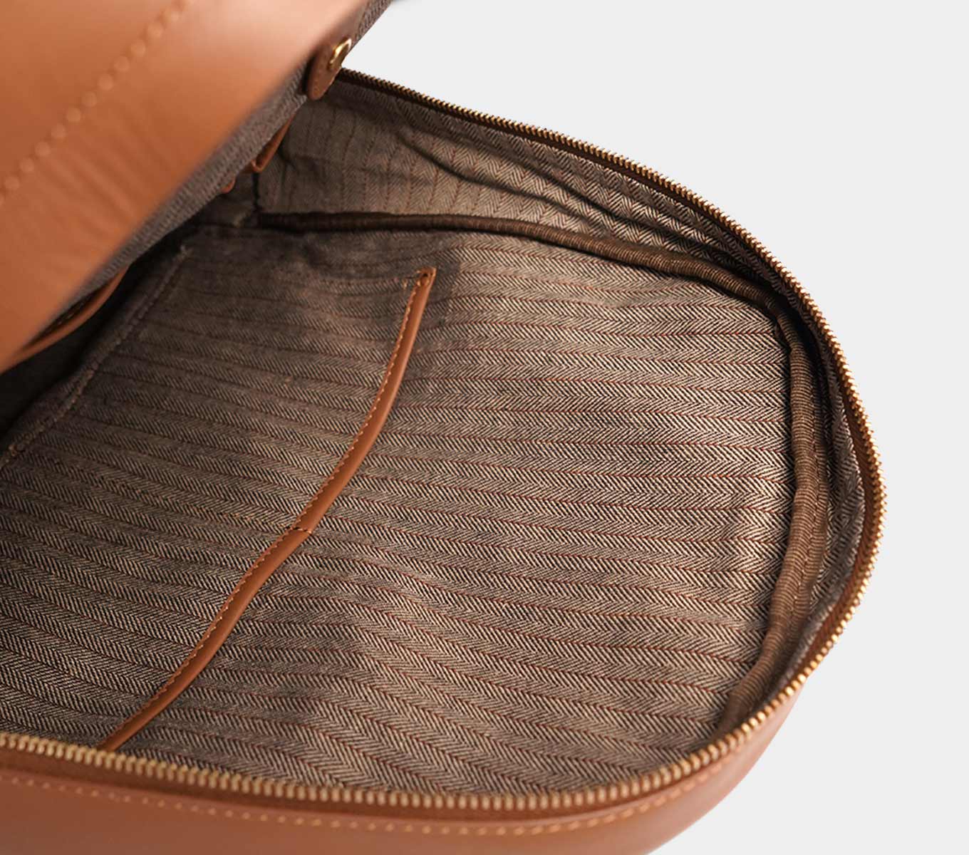 Holden Læder Rygsæk – Lille Rygsæk med Laptoprum og Rejserem