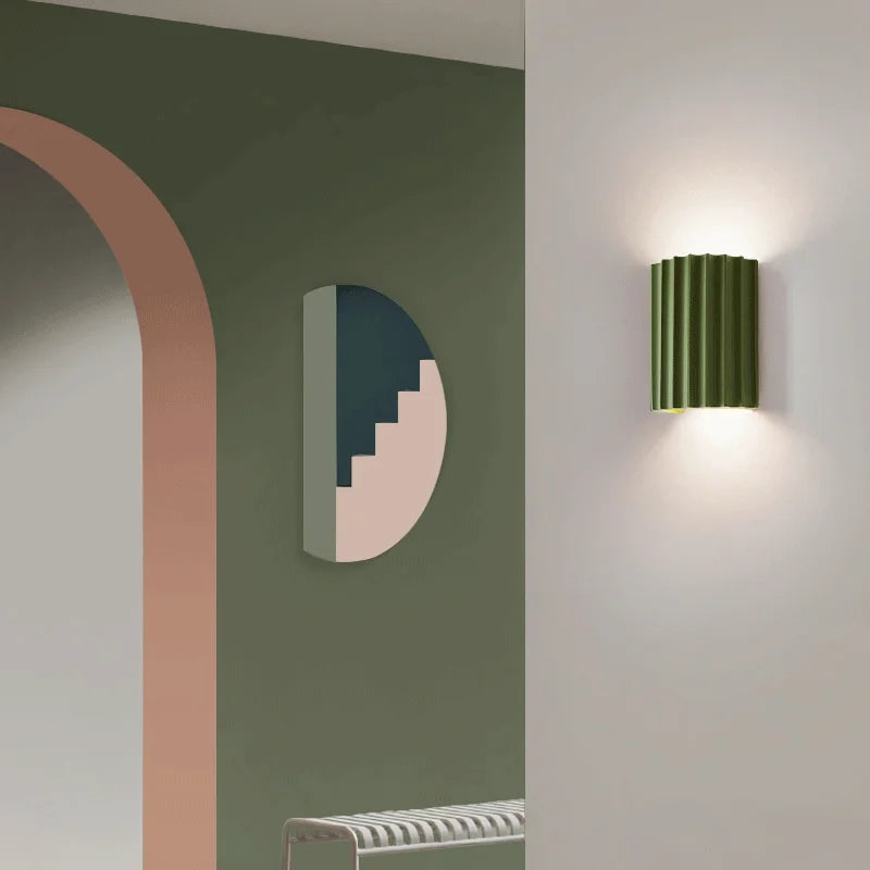 GleamEdge Moderne Væglampe – Kunstnerisk Harpiksdesign med LED Teknologi for Stilfuld Belysning