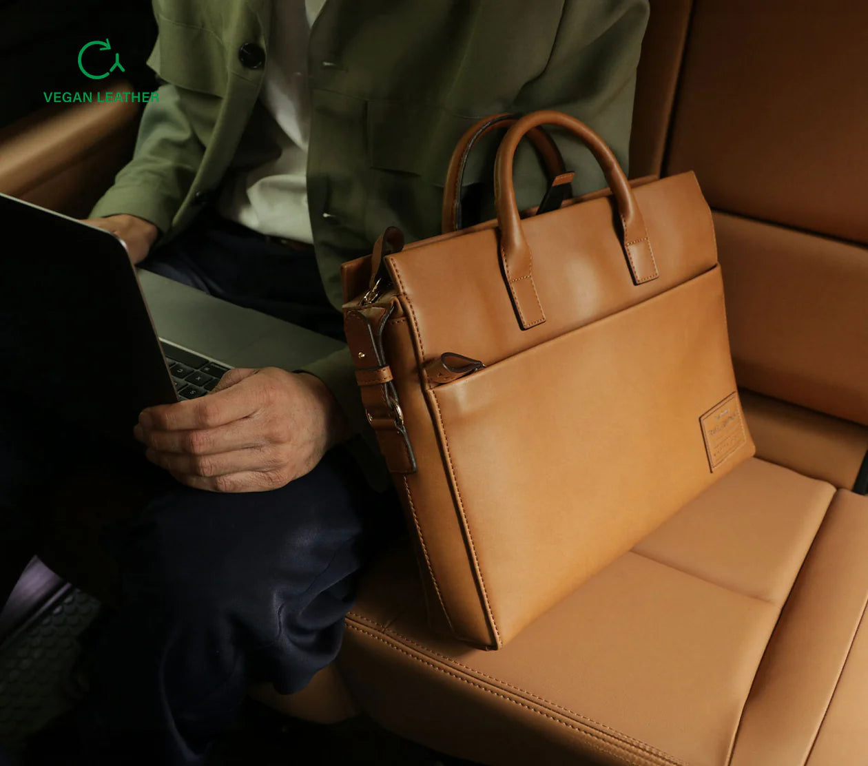 Voyager Eco-Leather Laptop Bag – Sustainable Elegance for Modern Professionals