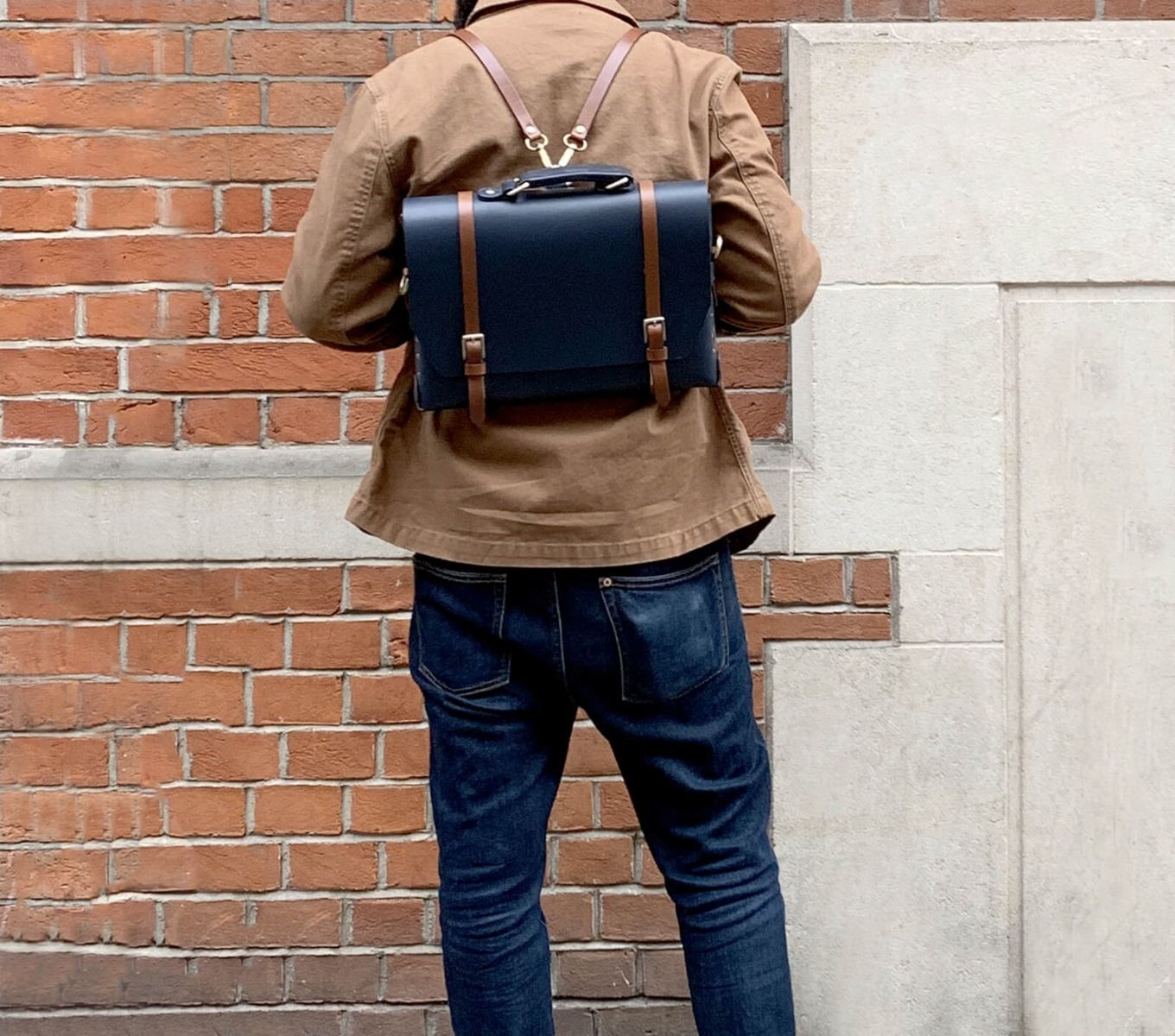 Grenadier III – Vintage Læder Rygsæk til Mænd med Håndtag og Strop