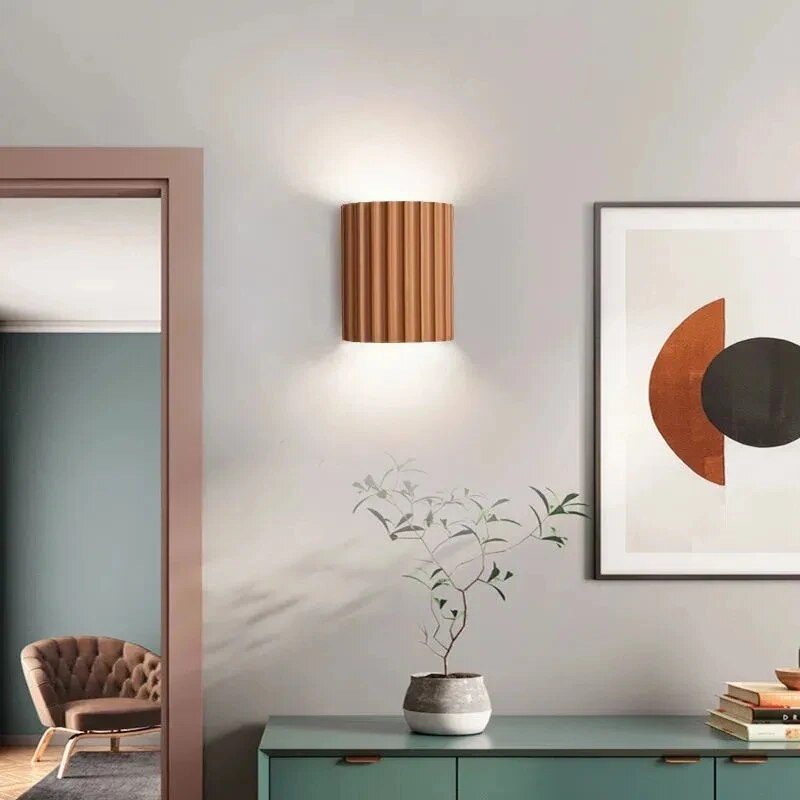 GleamEdge Moderne Væglampe – Kunstnerisk Harpiksdesign med LED Teknologi for Stilfuld Belysning