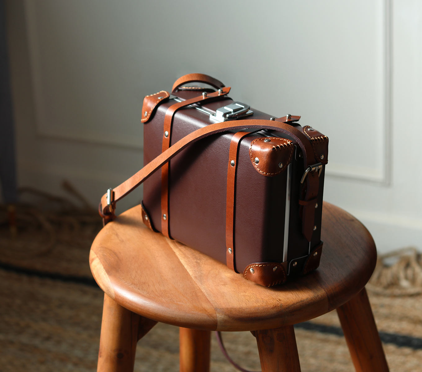 Læder Skuldertaske Dame – Mini Steamer Sling fra Selviz
