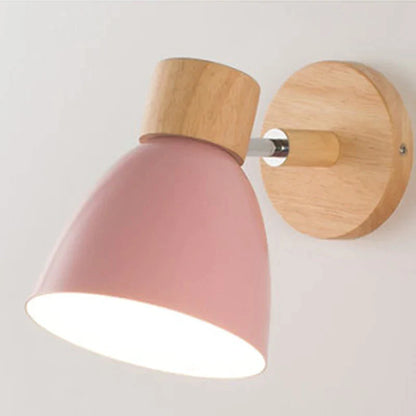 ChromaWood Træfarvet Væglampe - Skandinavisk Design, Justerbar Farver og Minimalistisk Belysning