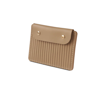 Læder Kortholder – Håndlavet Card Case med Knap og Herringbone