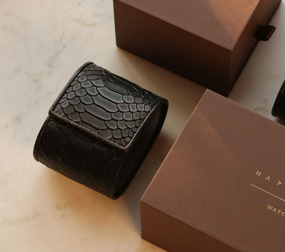 Watch Case 02 – Håndlavet Urkasse i Læder med Krokodillepræg og Herringbone For